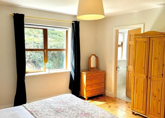 House No 3 Lispole Homes * Dingle